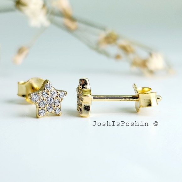 Star shape diamond stud earrings in 18K gold over sterling silver - Picture 3 of 8